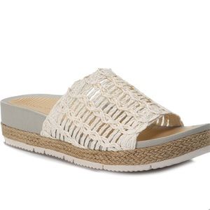 SOLD OUT Bare Traps Womens Monnie Slide Sandals, Size 8